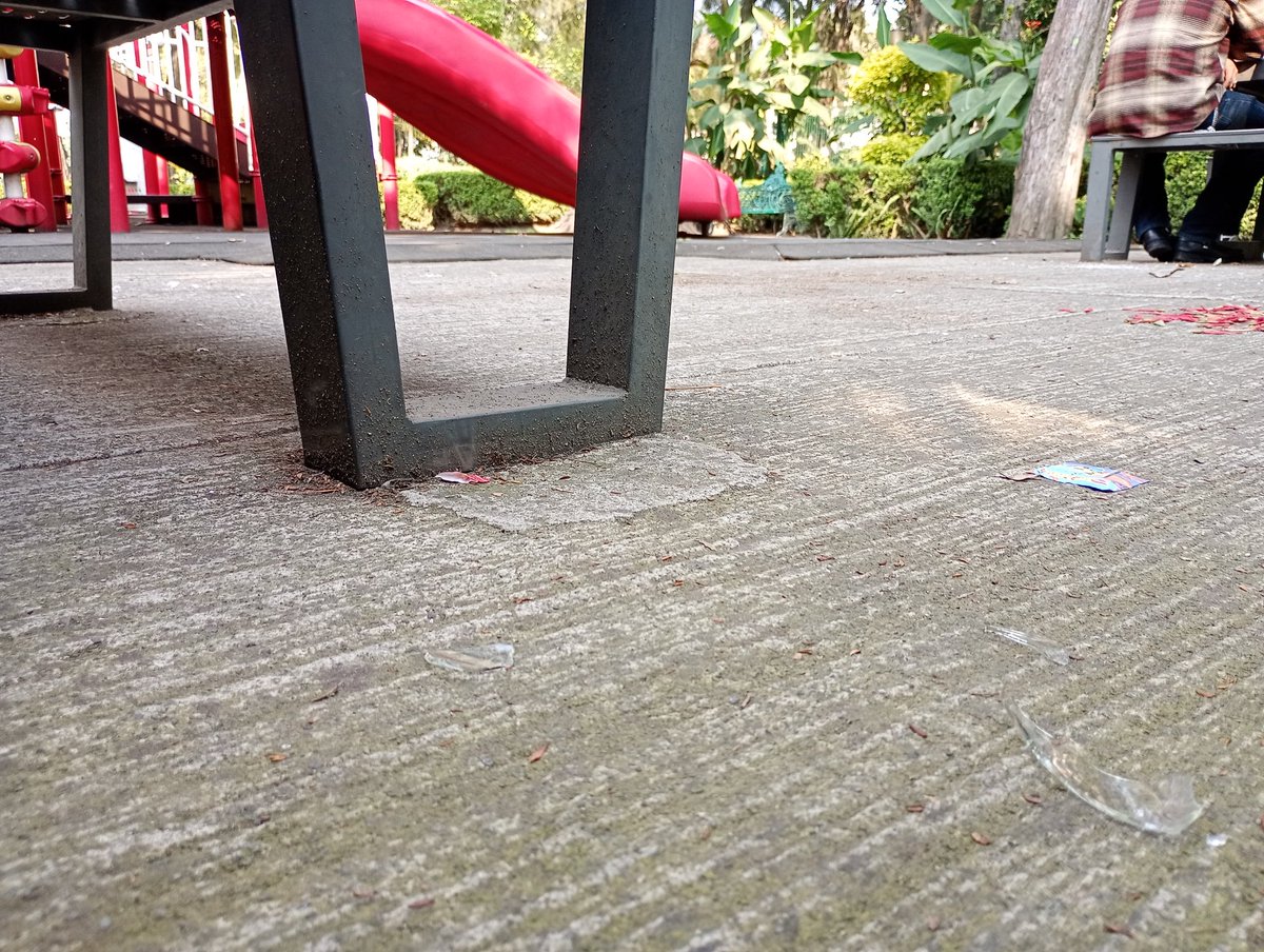 Vanlactea's tweet photo. @SPedroDLosPinos @BJAlcaldia tenía tiempos que no venía al parque Miraflores. Grata sorpresa de que esté remodelado pero sucio y con vidrios en área de juego de niños https://t.co/emFjDHf34c