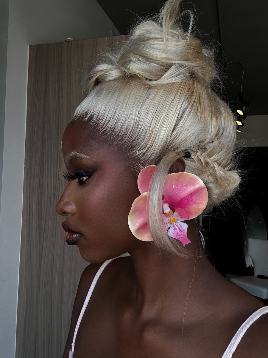 ShaVonneBoggs's tweet image. !!!!