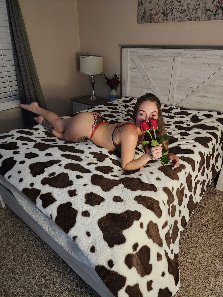 PookieKNC's tweet photo. #YouTube #Subscribeeee #lingerie https://t.co/pCUfIVl7lC