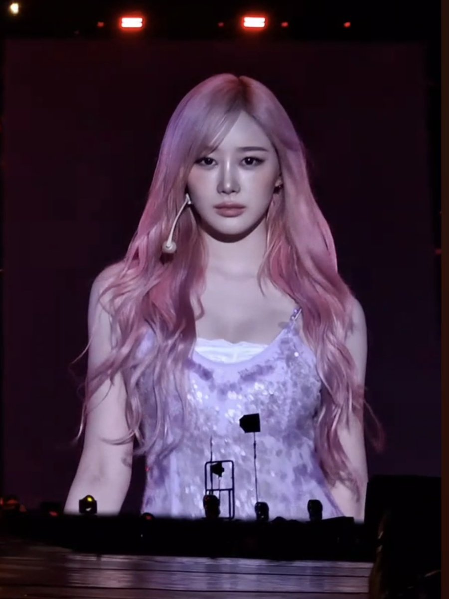 aeriminded's tweet image. I've been staring at this all day