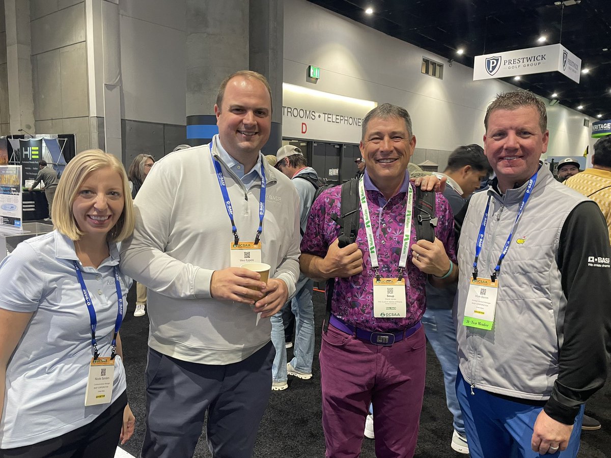 Oh, heh it’s just <a href="/GolfsoupJones/">David Jones</a> and the cool kids from <a href="/BASFTurf_us/">BASF Turf US</a> including Nicole Sanders, <a href="/WesEppele_TO/">Wes Eppele</a> and the famed director of agronomy at Semm National, the <a href="/Turf_Kid/">Mark Semm</a>. #selfiemadness