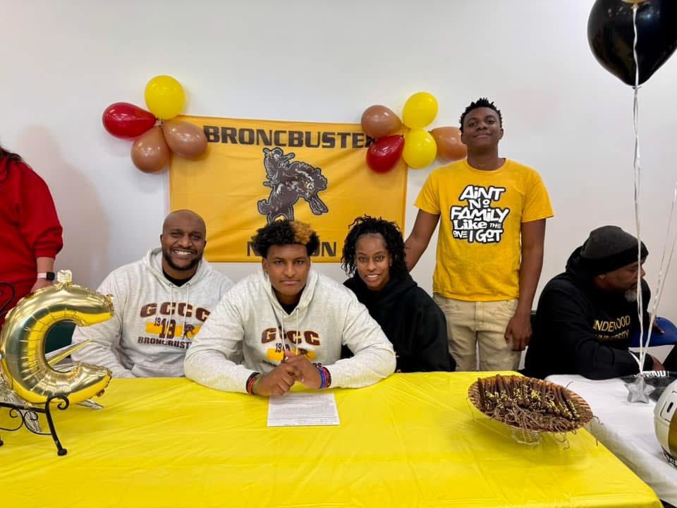 De’vante Johnson 🦍 (@de_vantejohnson) on Twitter photo Excited to be signing to <a href="/GCCC_FOOTBALL/">Broncbuster Football</a> today and can’t wait to get work! <a href="/KiyoshiHarris/">Coach Kiyoshi Harris</a> <a href="/Coach_Landgren/">Kurt Landgren</a> <a href="/COACH_HIMEY/">Jonathan Himebauch</a> <a href="/5asONE/">5asONE</a> Excited to be signing to <a href="/GCCC_FOOTBALL/">Broncbuster Football</a> today and can’t wait to get work! <a href="/KiyoshiHarris/">Coach Kiyoshi Harris</a> <a href="/Coach_Landgren/">Kurt Landgren</a> <a href="/COACH_HIMEY/">Jonathan Himebauch</a> <a href="/5asONE/">5asONE</a>