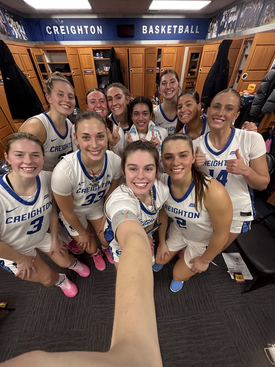 Postgame dub selfies 🤩

#GoJays