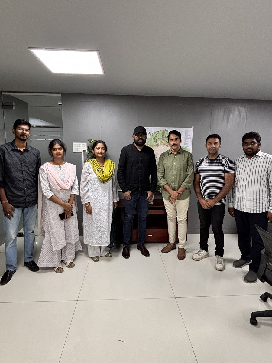 Something magically big is coming to our city #Hyderabad! Another jewel addition, in the lines of #HyderabadCyclingTrack.
First in India and something which will be talked about in the entire #World as well.

Skywalk and Elevated Cycle Track around Hussain Sagar Lake.

Thanks to