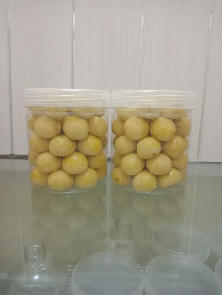 Nurulkjo1's tweet photo. Bismillah 

Jualan tetep apapun kondisinya.. 
Open PO cookies lebaran... Langsung gercepin aja ya list nya takutnya full 💜💜

#lapakuyuy
#kuelebaran https://t.co/lmnYws4AcE