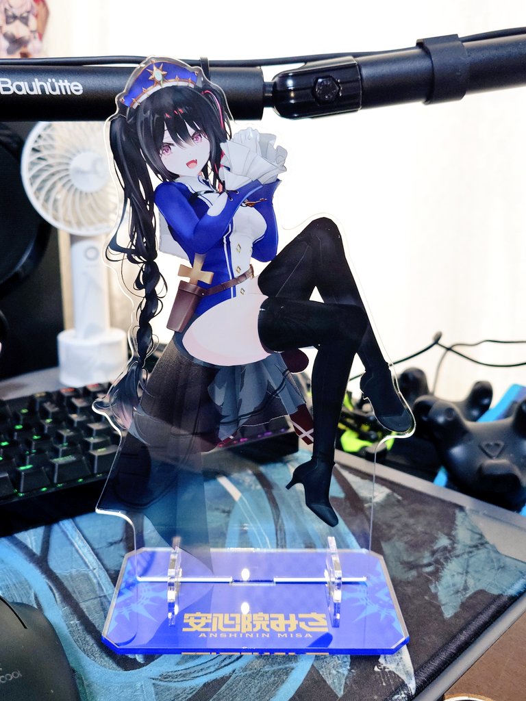 2384vt's tweet photo. みさちゃんのグッズ届いた！

安心聖域どっちもセット（教祖の特別お名刺ビジュアルカードつき！）

これは…江戸ですね😌🫶🏻
ん〜〜安心！安心！
#安心院みさ https://t.co/9rHjzAICKO
