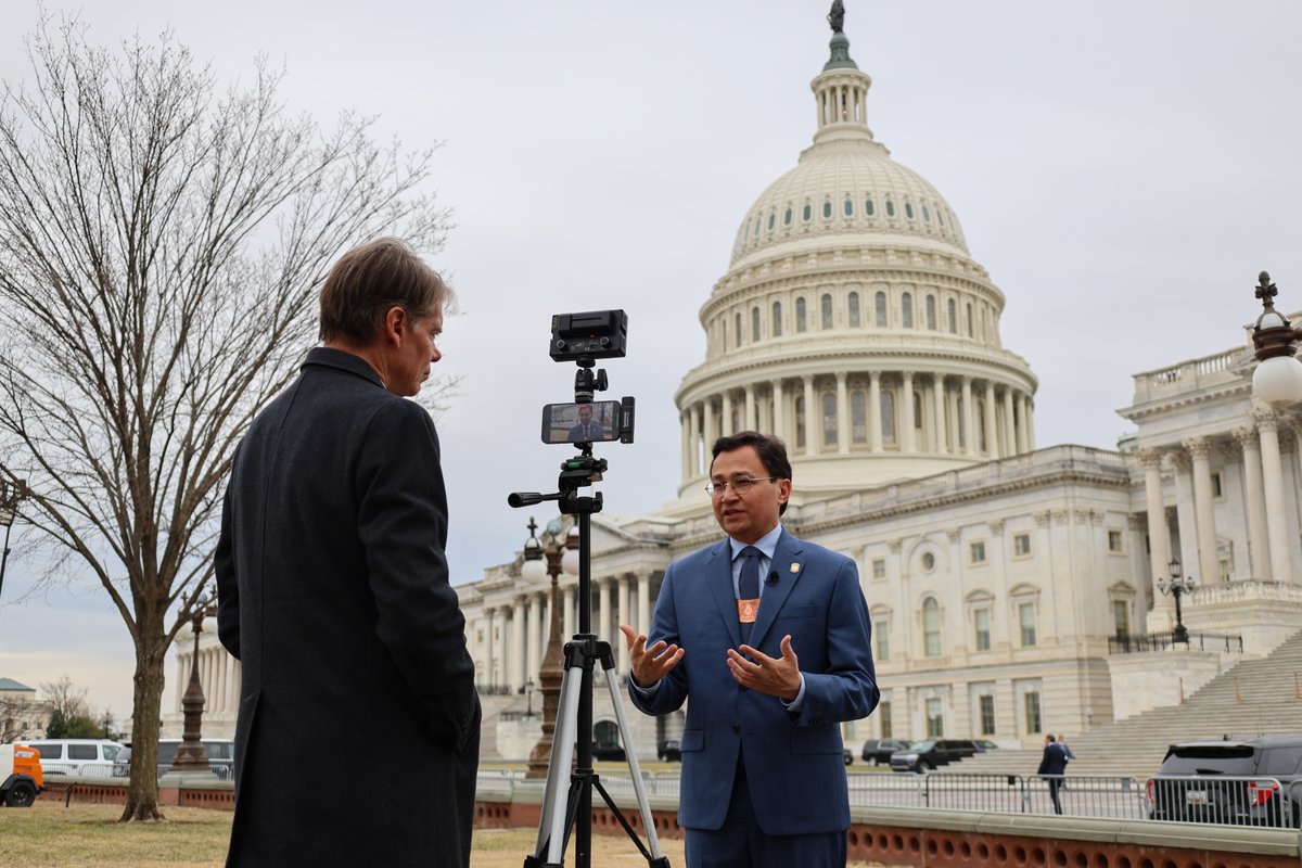 Principal Chief <a href="/ChuckHoskin_Jr/">Chief Chuck Hoskin, Jr.</a> was in Washington, D.C., this week to meet with leaders on Capitol Hill and to attend the <a href="/naihc_national/">NAIHC</a>’s 2025 Legislative Conference as a keynote speaker.

⬇️ Keep reading this 🧵 to learn more! ⬇️