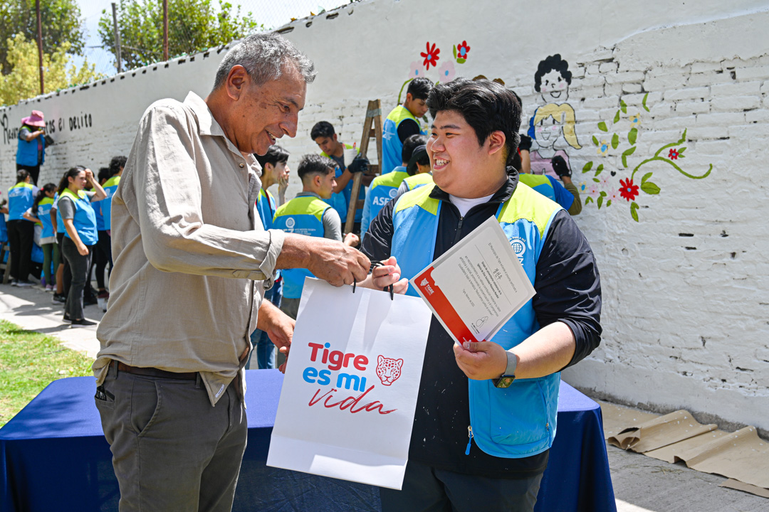 agenciazn's tweet photo. Con motivo de concientizar y generar espacios cuidados, @MunicipioTigre acompañó en un nuevo operativo del grupo ASEZ
#CONCIENTIZAR #espacioscuidados #generar #grupoASEZ #MunicipiodeTigre #Operativo https://t.co/PhCCAiHE0D