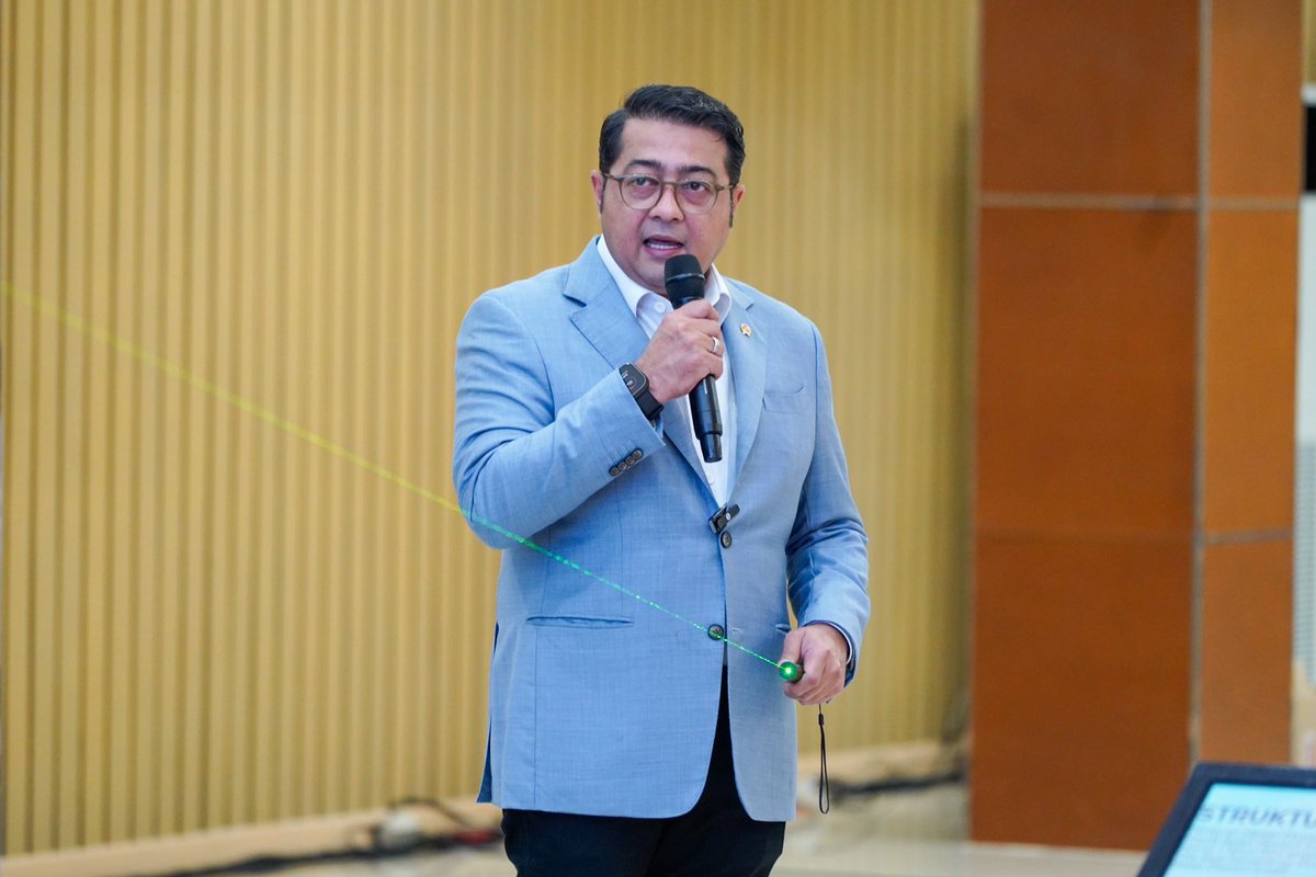 DemokratLmg's tweet photo. Menekraf Dorong Penguatan Asosiasi Ekraf Jadi Mesin Baru Pertumbuhan Ekonomi*

#MenkoAHY 
#AHY 
#indonesiaemas2045 
#pdemokrat 
#demokratjatim 
#lamongan 
#demokratlamongan 
#InfrastrukturUntukSemua 
#MembangunEkonomi https://t.co/hWaFuvR4Oj