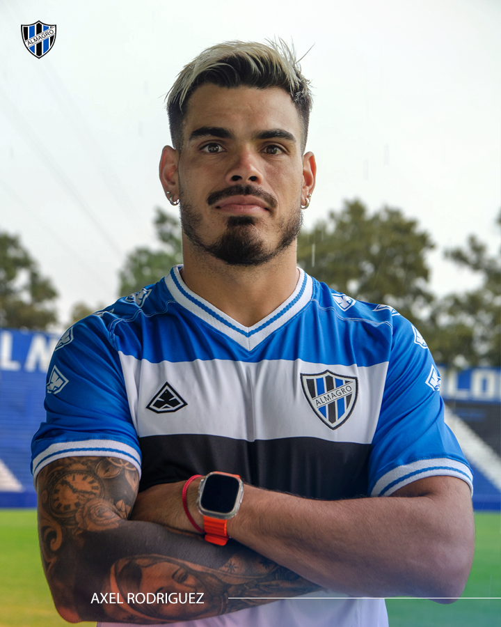 almagroficial's tweet photo. ¡Axel es Tricolor!

🤝🏼 Axel Rodriguez se convirtió en nuevo jugador del Club Almagro.

✍🏼 El delantero de 27 años llegó en a préstamo desde Olimpo y firmó su contrato hasta diciembre de 2025.

⚽️ Registra pasos en At Rafaela, Instituto y la última temporada estuvo en Colon de Santa Fe de la Primera Nacional. 

¡𝑩𝒊𝒆𝒏𝒗𝒆𝒏𝒊𝒅𝒐! 👋🏼 🇪🇪