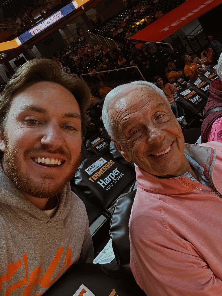jacoblen31's tweet photo. @DondePlowman @Vol_Hoops Got my picture with him, too! Go Vols! https://t.co/Ap952V8BeR