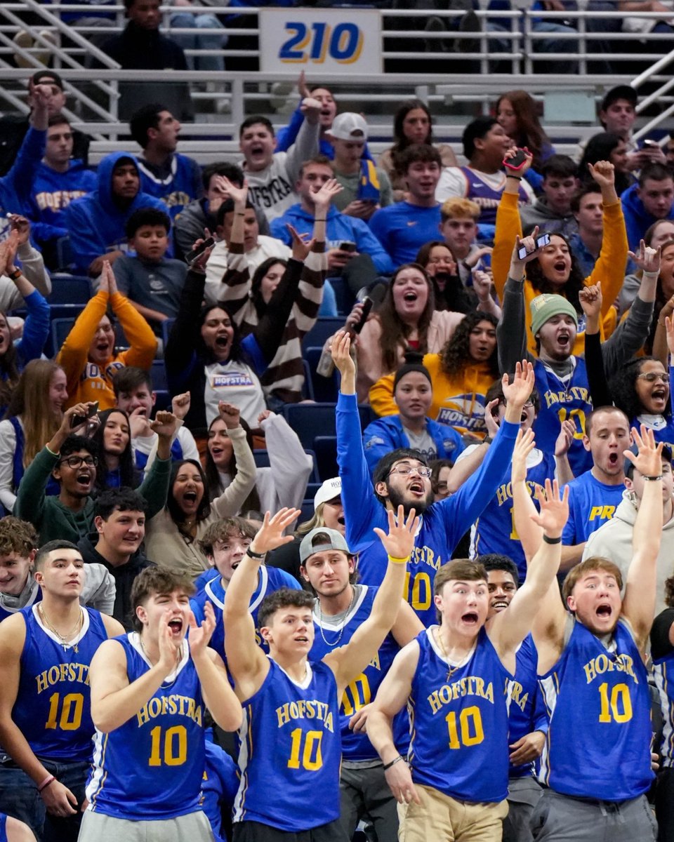 HofstraMBB's tweet image. Back at 🏡 tomorrow night !!

Excited to see our fans #PackTheMack tomorrow night as we celebrate Black Excellence and give away a TV 📺🤯 

#PrideOfLI
