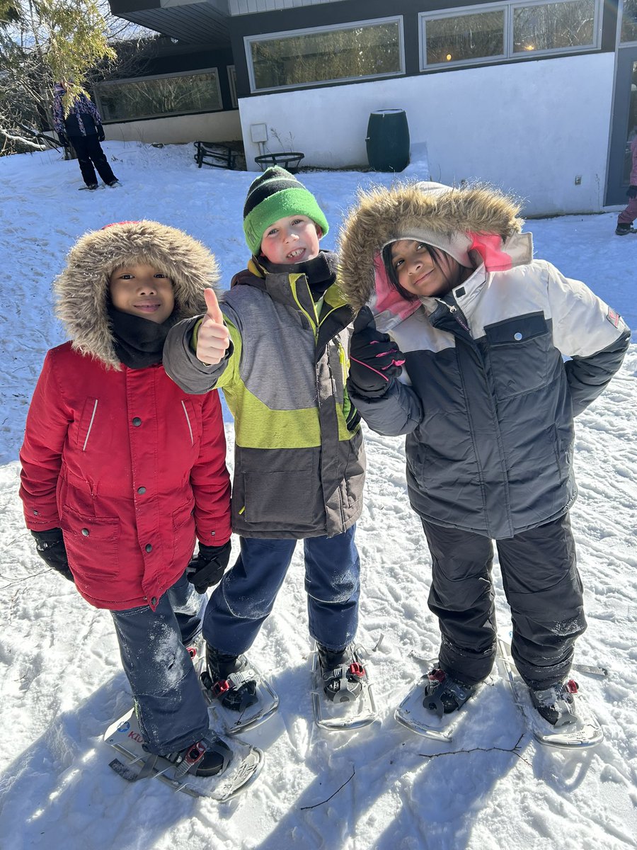 MsSTeacher1's tweet image. An awesome day at Baxter Conservation Area exploring different animal habitats, tracks, and habits. We braved the cold and even got to do some snowshoeing! ❄️☀️@SELCook12 @StElizabethOCSB