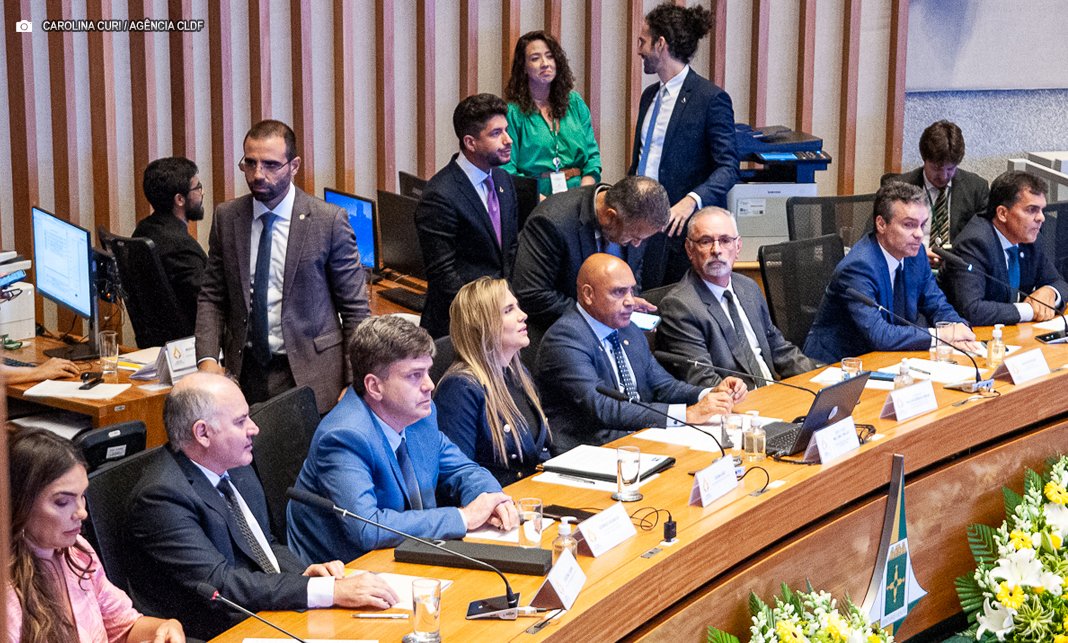 PDNewsBR's tweet image. CLDF retoma atividades de 2025

politicadistrital.com.br/cldf-retoma-at…

#CELINALEãO #CLDF #DPDF #GDF #MPDFT #TJDFT #WELLINGTONLUIZ