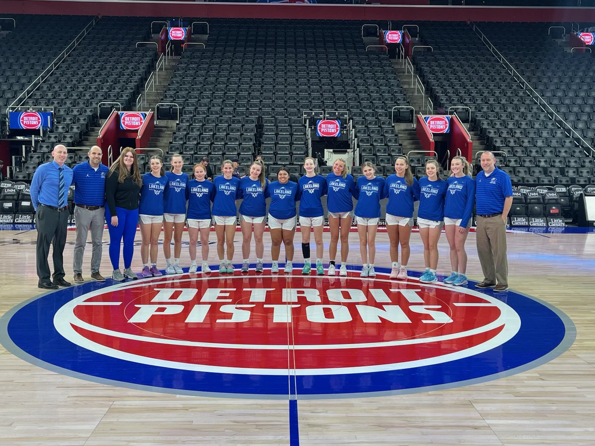 51-40 loss this afternoon to SCA at Little Caesars Arena. Struggled to knock down shots late. Fun experience playing at LCA. 10 players scored today. Brynn Taliercio led w/8 pts. Peyton Baer w/7 pts &amp; Aubrin Miller w/5 pts. Anna Linen w/4 pts. Go Eagles! 🦅
