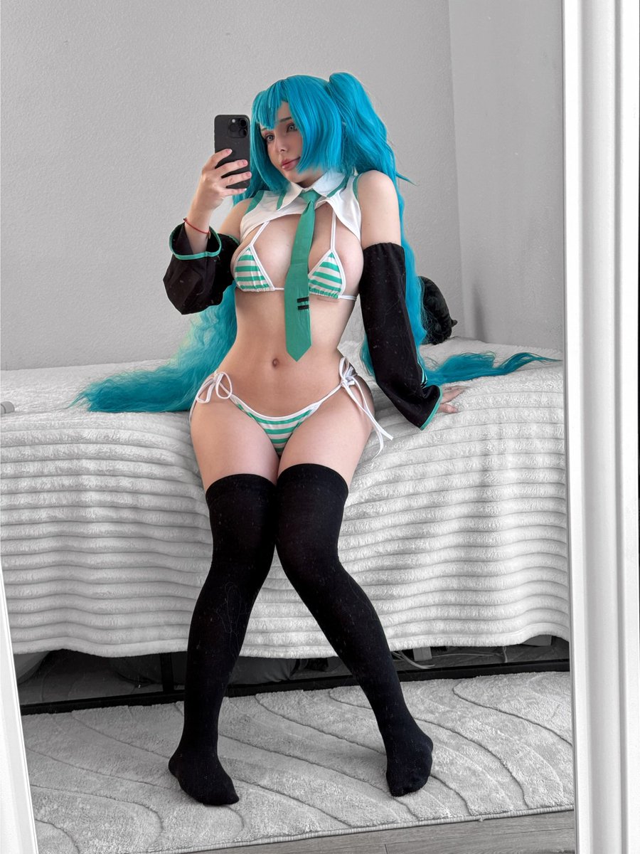 hioshicos's tweet image. deleting in 48 hours, but whoever likes and says hi, ill send u nudis vids ❤️

Hatsune Miku