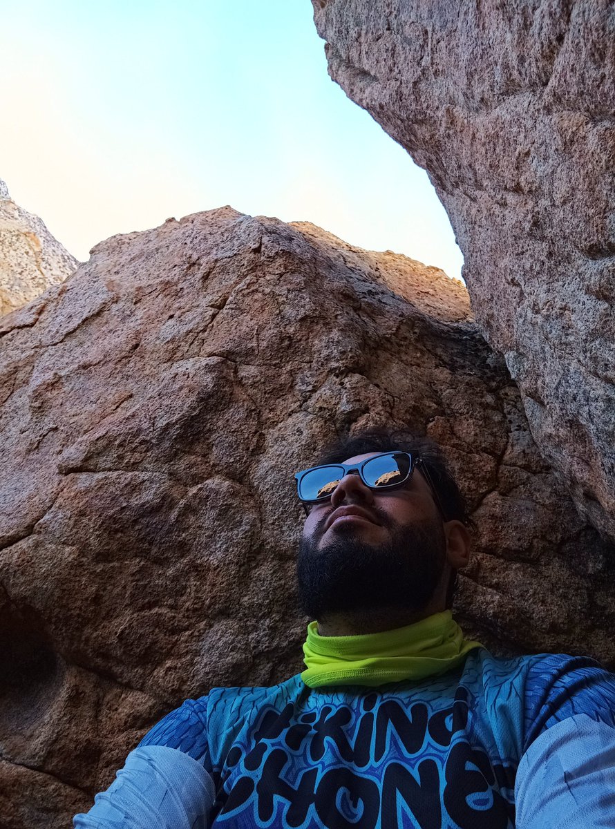 Alonnz0's tweet photo. #senderismo #hiking https://t.co/bpXzMSRkPG