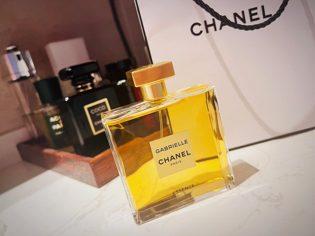 シャネル ガブリエル エッセンス、一度嗅ぐと夢中になる