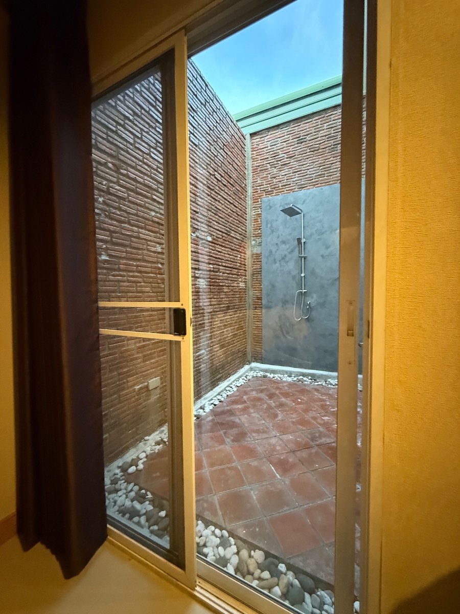 เด็กเก่า มาจาก กทม อยากลอง ourdoor กระแทกไป ดูวิวท้องฟ้าไป โดนไป 3 💦
เด็กบอก ลืมค** เฮียไม่ได้ ต้องมาหาตลอด ☺️