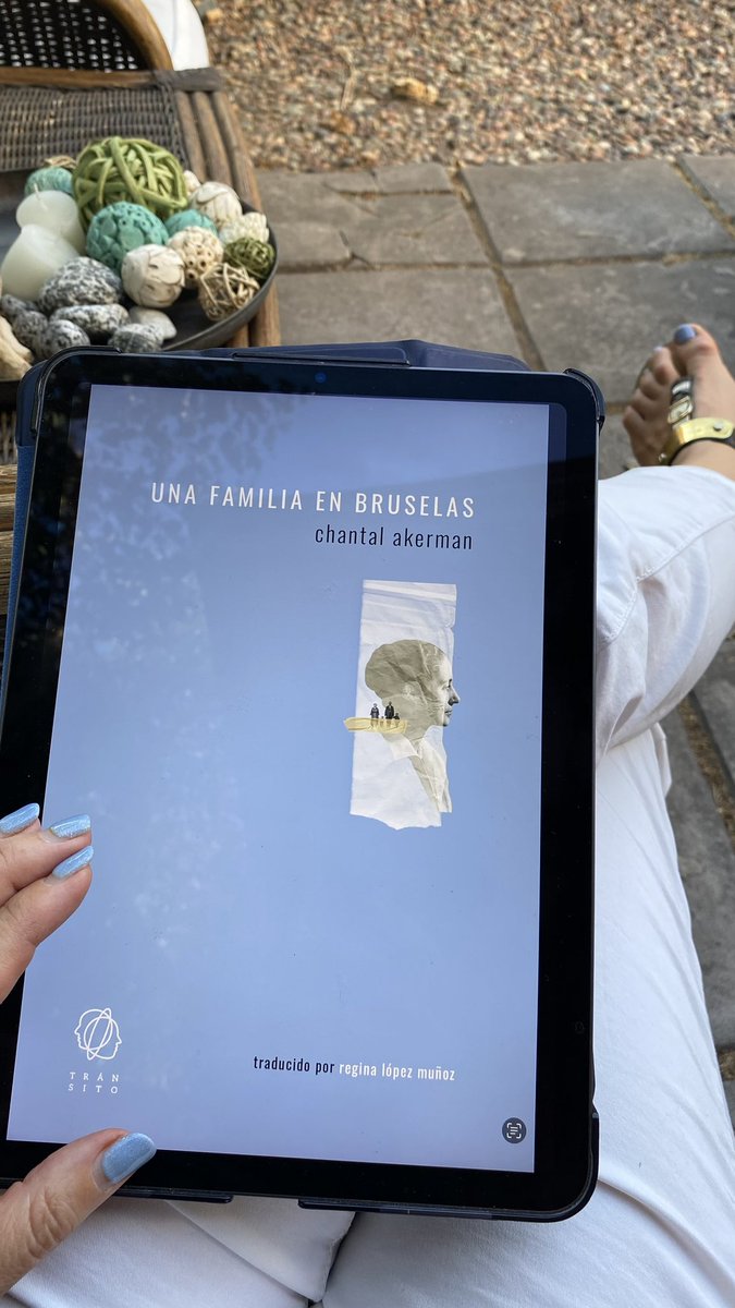 Una familia en Bruselas, Chantal Akerman

Opiniones?