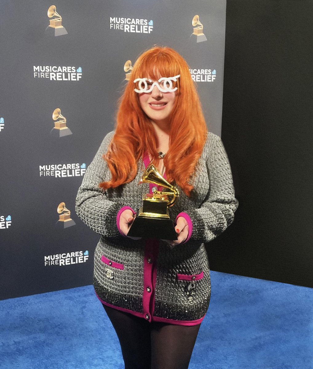 Victoria Kühne tweet media