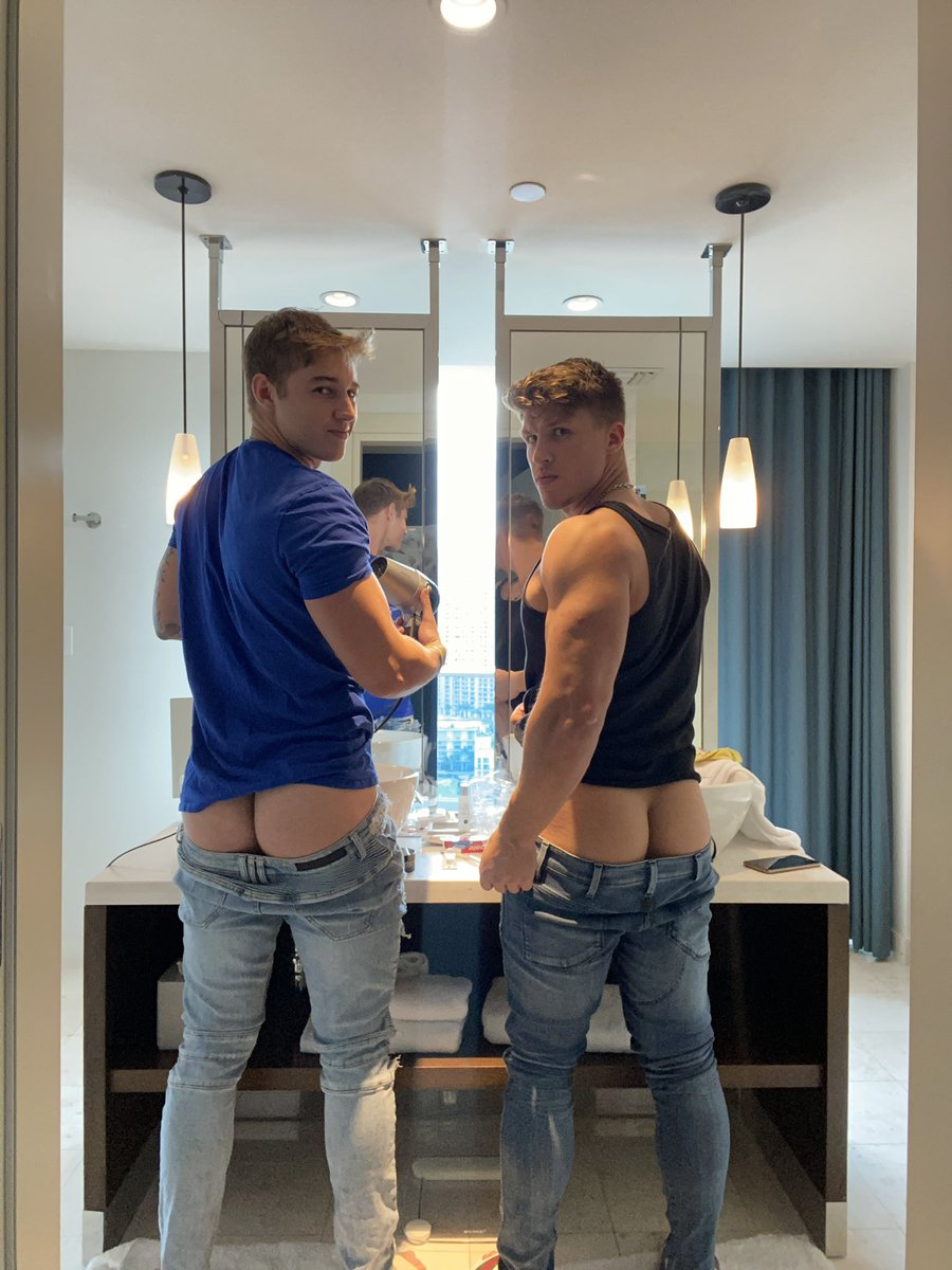 Rt if you’d join us 😜

Free for the next 50 people HURRY
onlyfans.com/rippedjosh/tri…