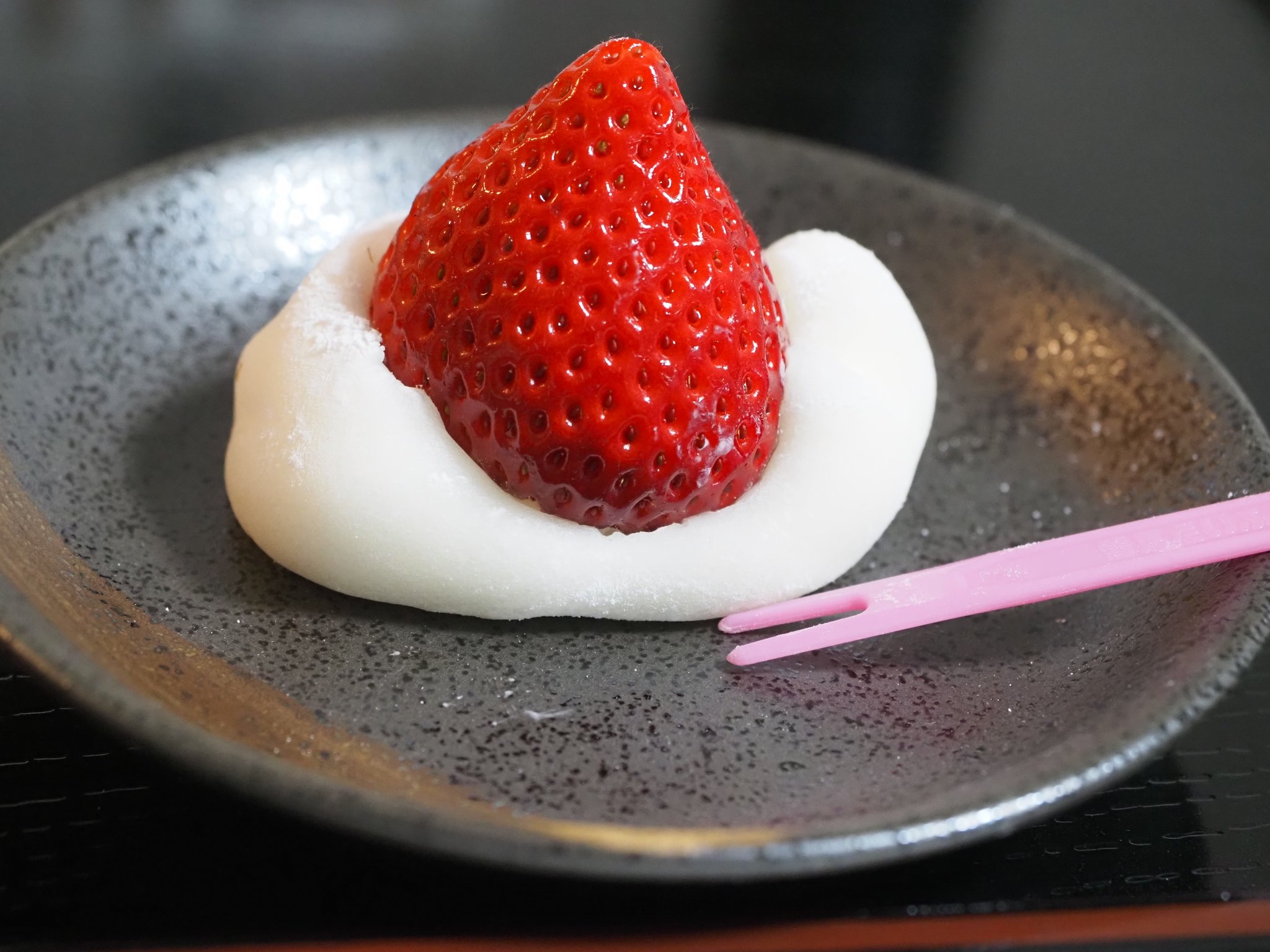いちご雪見だいふく⭐️ あまずっぱいいちごの味わい！『雪見だいふく ハートのいちご