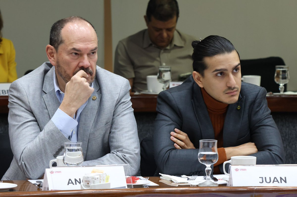PresidenteCCGdl's tweet photo. Nuestras Delegaciones son fundamentales para el crecimiento de la Cámara de Comercio. https://t.co/FTJFkL7atV