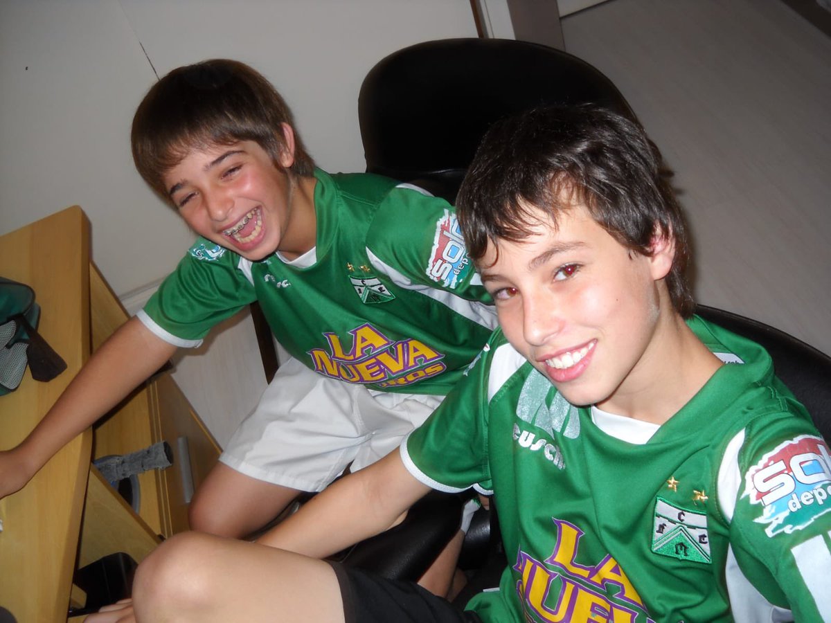 jmgrabia's tweet photo. @JuveVerdolaga Con @LoloDagna lo único que nos hizo felices en esa oscura época fue el tándem Castellani-Lértora 🥹💚 https://t.co/S3YfKz2AKj
