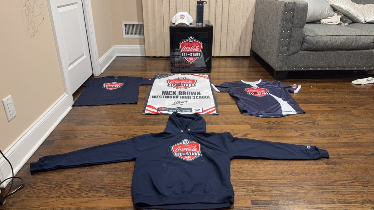 nickdavevick's tweet photo. Thank you so much @Stay_Plugged_In @CocaCola !!! I left the care package as a complete surprise for me and this was A LOT more than I expected haha! I very much appreciate you guys for inviting me to play in the All-Stars and am very thankful for the opportunity and support! https://t.co/Wbmm160Ad2
