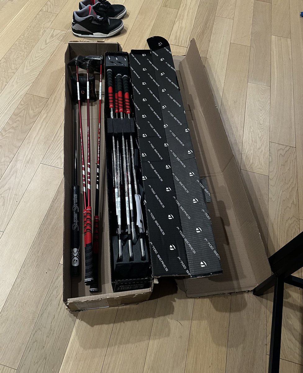 cantGuardJak1's tweet image. Huge shout out to @MBriggsB14 for blessing me with the new golf set. You are truly one of a kind. Got the gear bag waiting for you 💪💪