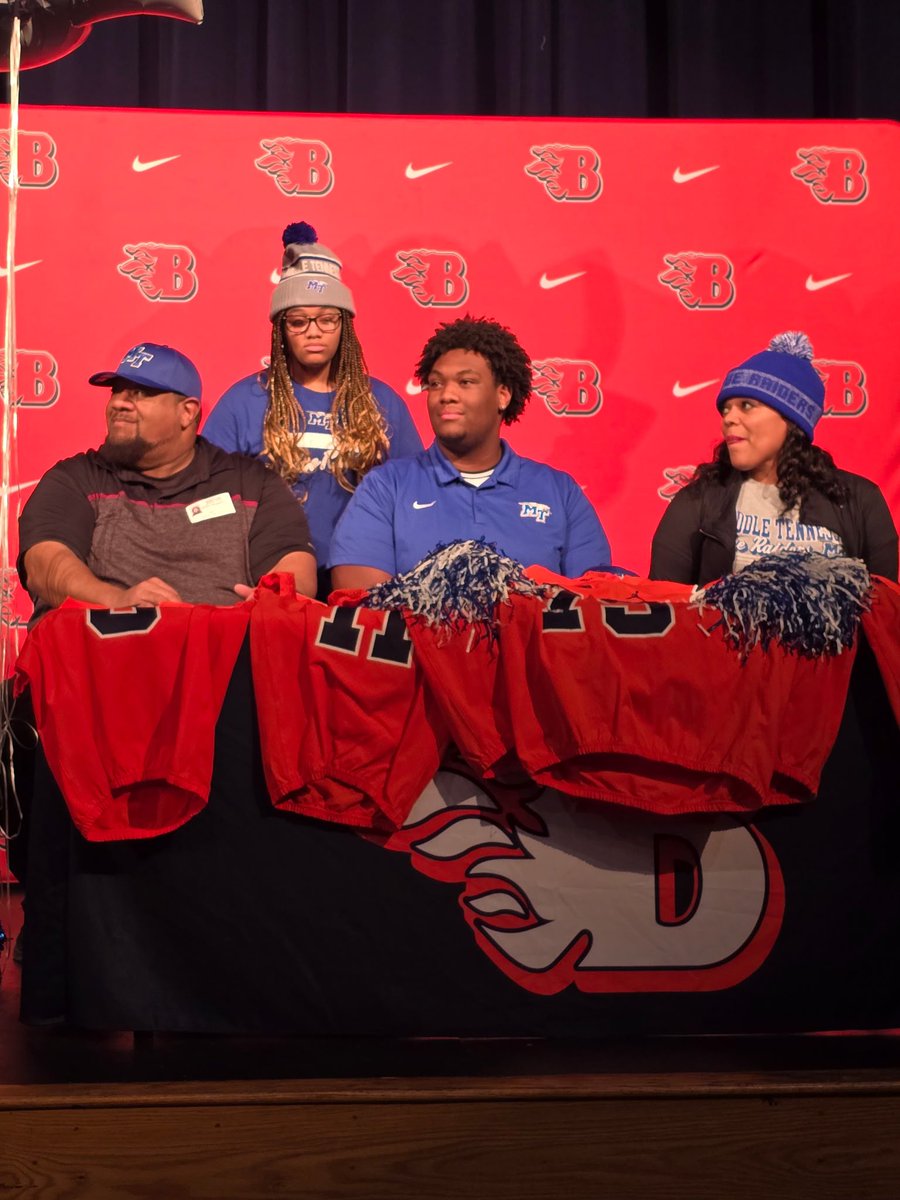 Archie “The Silver Back” Roseman V tweet media