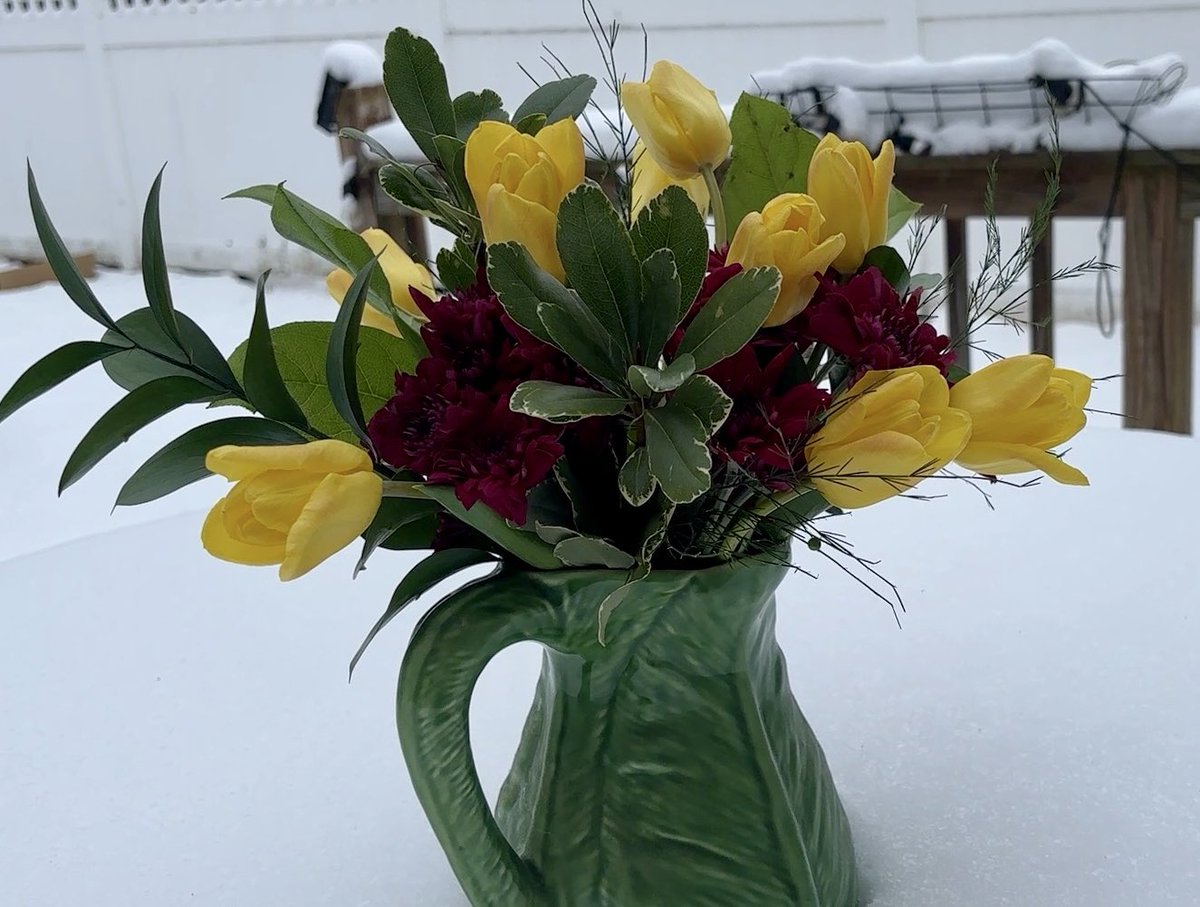 FeralFiore's tweet photo. Guess what bitches… im in a floral design class now!!! We out here https://t.co/nd3oiWnSLv