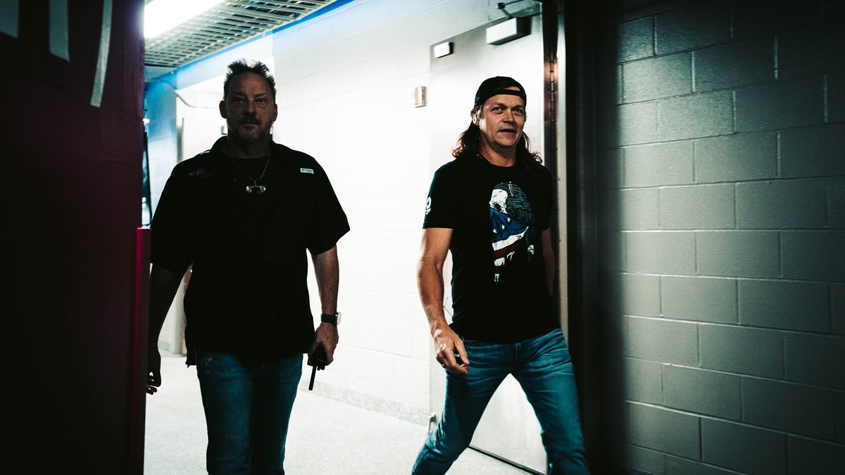 3doorsdown's tweet photo. Backstage with Brad 🔥 

📸: Hunter Wurzelbacher https://t.co/1vuPIRkhVV