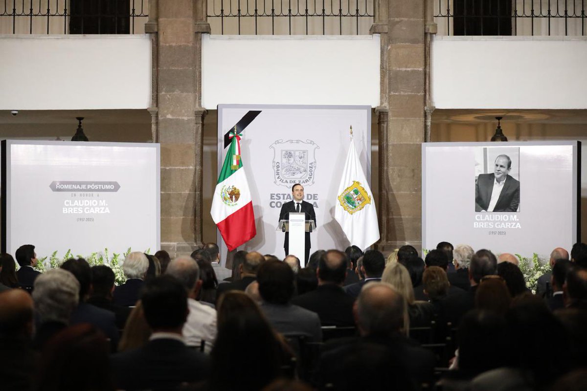 manolojim's tweet photo. Hoy hicimos un homenaje post mortem en Palacio de Gobierno a nuestro gran amigo y compañero Claudio Bres. Empresario y político nigropetense, un gran coahuilense. (1/2) https://t.co/jihEaHHsAr