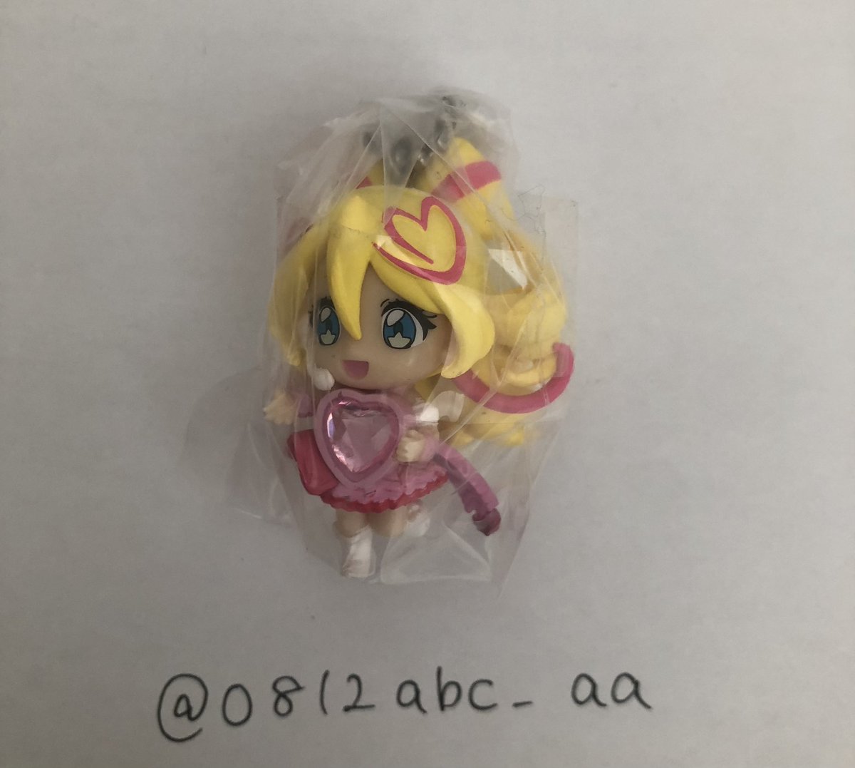 0812abc_aa's tweet photo. @91Omt @xxx はじめまして。
検索より失礼します。
こちらアイドルを持っておりますが、キュンキュンとの交換は可能でしょうか？
交換回数少ない為、先送りも可能です。
ご検討いただけますと幸いです。
よろしくお願いいたします。 https://t.co/L2w2oc2kf0