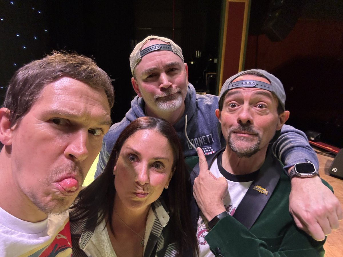 gmp03's tweet photo. @ThatKevinSmith @JayMewes  Thanks for the laughs! Such a fun night with a couple of amazing humans. https://t.co/3vCu3lGMrx