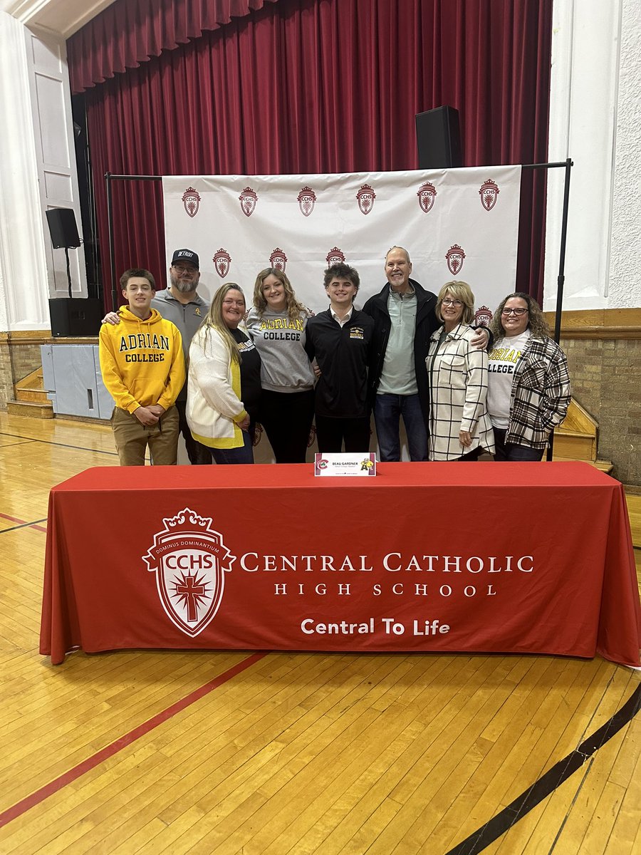 pen to paper.📝 <a href="/AdrianBaseball/">Adrian College Baseball</a> <a href="/coachCrainey/">Craig Rainey</a> <a href="/IGRainey10/">Ivan G. Rainey IV</a>