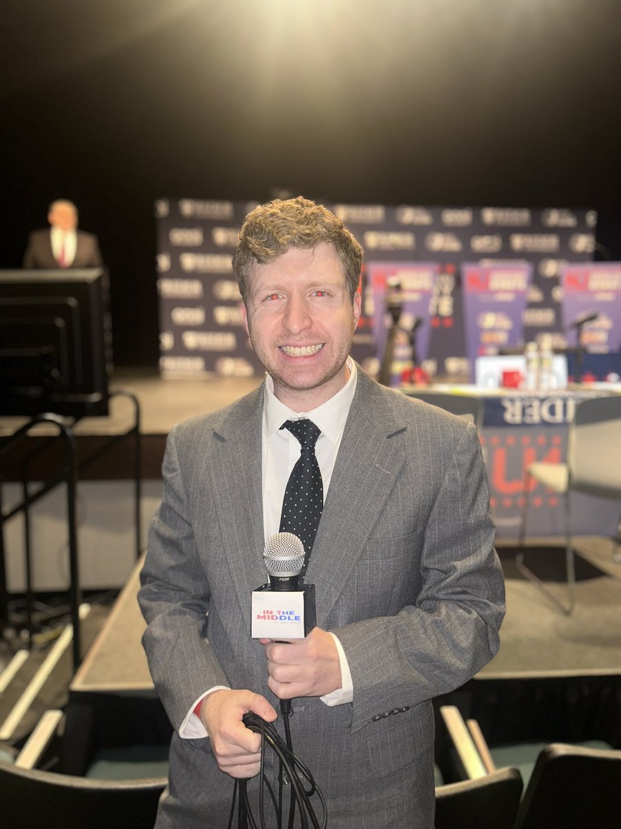bloch_joey's tweet photo. At NJ GOP Gov debate @RiderUniversity last night. Great seeing #realtalkwithfernandouribe Host @theamazinguribe, Former Franklin Mayor @BIBwithBrian! Thanks to @NJGlobe Editor @wildstein for the invite! Thanks @annpryorbloch for photos! Full Post Debate coverage on In the Middle! https://t.co/9ITyJLtp34