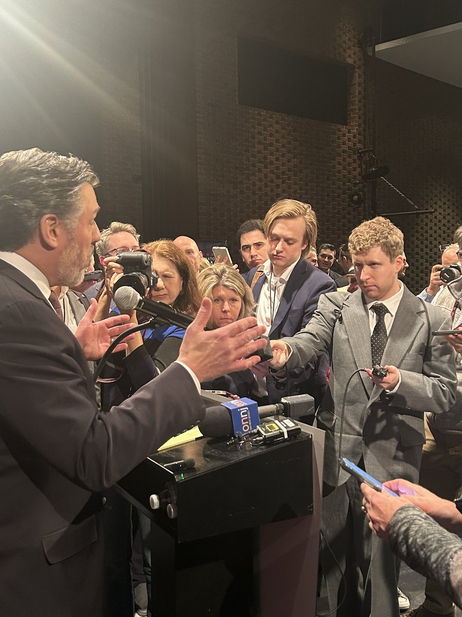 bloch_joey's tweet photo. At NJ GOP Gov debate @RiderUniversity last night. Great seeing #realtalkwithfernandouribe Host @theamazinguribe, Former Franklin Mayor @BIBwithBrian! Thanks to @NJGlobe Editor @wildstein for the invite! Thanks @annpryorbloch for photos! Full Post Debate coverage on In the Middle! https://t.co/9ITyJLtp34