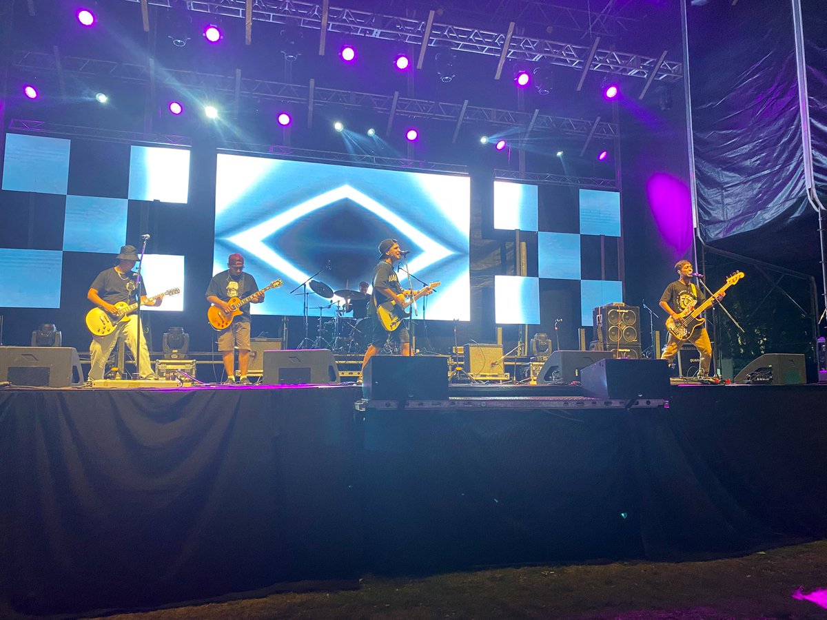 clauargumero's tweet photo. Finalizó una nueva edición del Preconfluencia 👏🏽
Artistas regionales tendrán la posibilidad de tocar en el escenario mayor de la #FNDLC. Nuevamente, la gestión del Int. @MarianoGaidoOk promueve la cultura local en el festival más convocante ¡Felicitaciones a quienes participaron! https://t.co/xA5uuc04Wo
