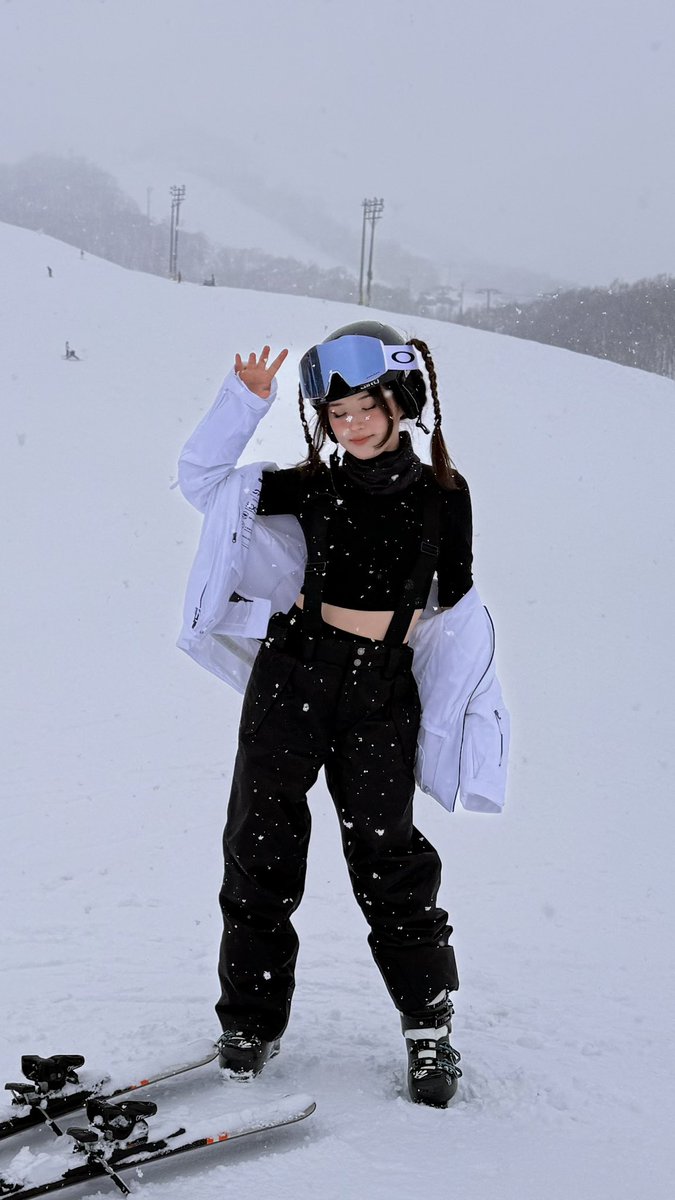 i have evolved to black diamond 🐈‍⬛