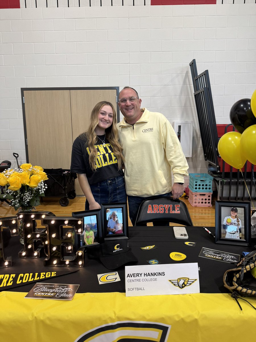 GoldHankins's tweet photo. Congratulations to our very own #5 Avery Hankins on signing today with Centre College. It’s been a long road but we know you are going to shine at the next level. We are so proud of you!
#IGPremier18U #illusionsgold #RollKerns #Committted #5 @AveryHankins55 @CentreCSoftball https://t.co/6o8vwYBhXm