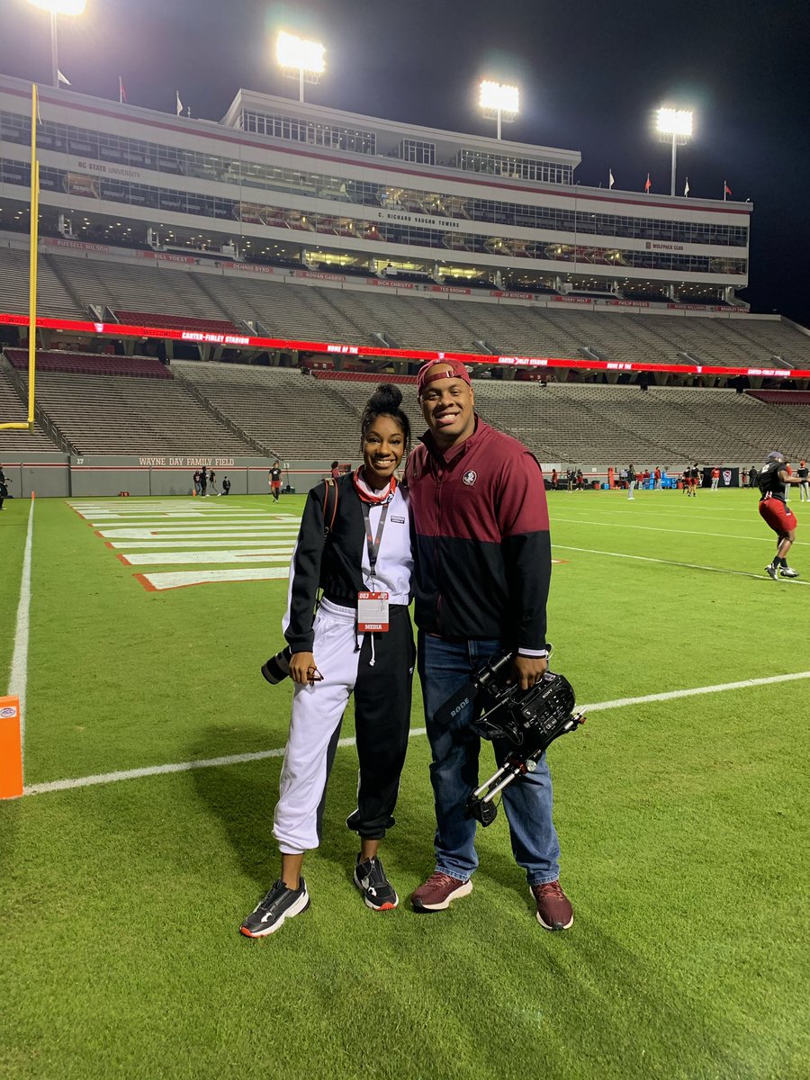 Jamaal_Simmons's tweet photo. Throughout my years this industry, I’ve been blessed to be around some of the best women in sports. The work they do doesn’t go unnoticed and I’m so grateful to have learned from all of them. #NWGSD https://t.co/8CvjHtuQmo