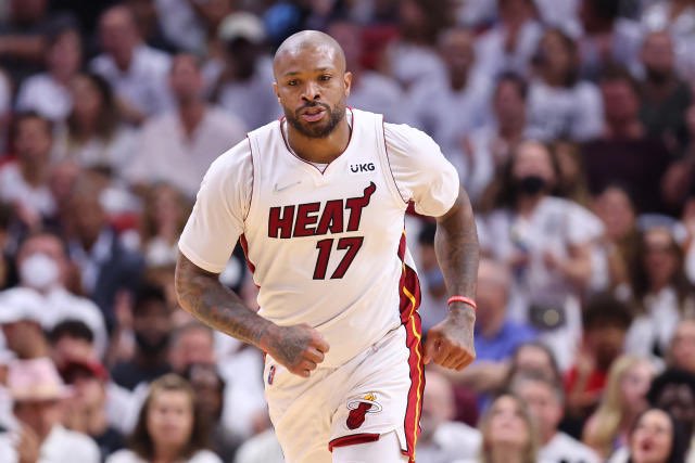 Teranzinho's tweet photo. @HeatvsHaters @ChrisBHaynes Quick photoshop https://t.co/xLEHJmw1l1