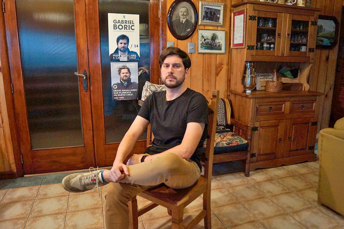 <a href="/___Pachi__/">Pachi⚡</a> Ese es el hermano de Gabriel Boric, el maricon de Simón.