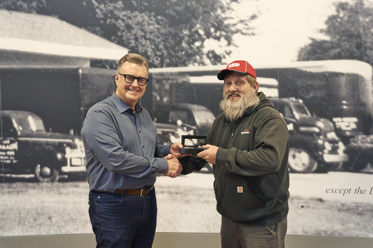 NussbaumTrans's tweet photo. Presenting our newest #CertifiedRED driver, Bruce Magnusson! 👏👏 Congratulations on this career milestone!
#People #Progress #PurposeDriven https://t.co/6rsVUHrUC6