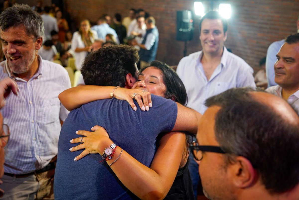 Milito desde los 15 años. Apuesto desde muy chica a la política para lograr verdaderos cambios. Por eso, es un honor y un privilegio ser la candidata a la Intendencia de Montevideo por el <a href="/PartidoColorado/">Partido Colorado</a> 

Los invito a soñar y construir juntos la ciudad que queremos.