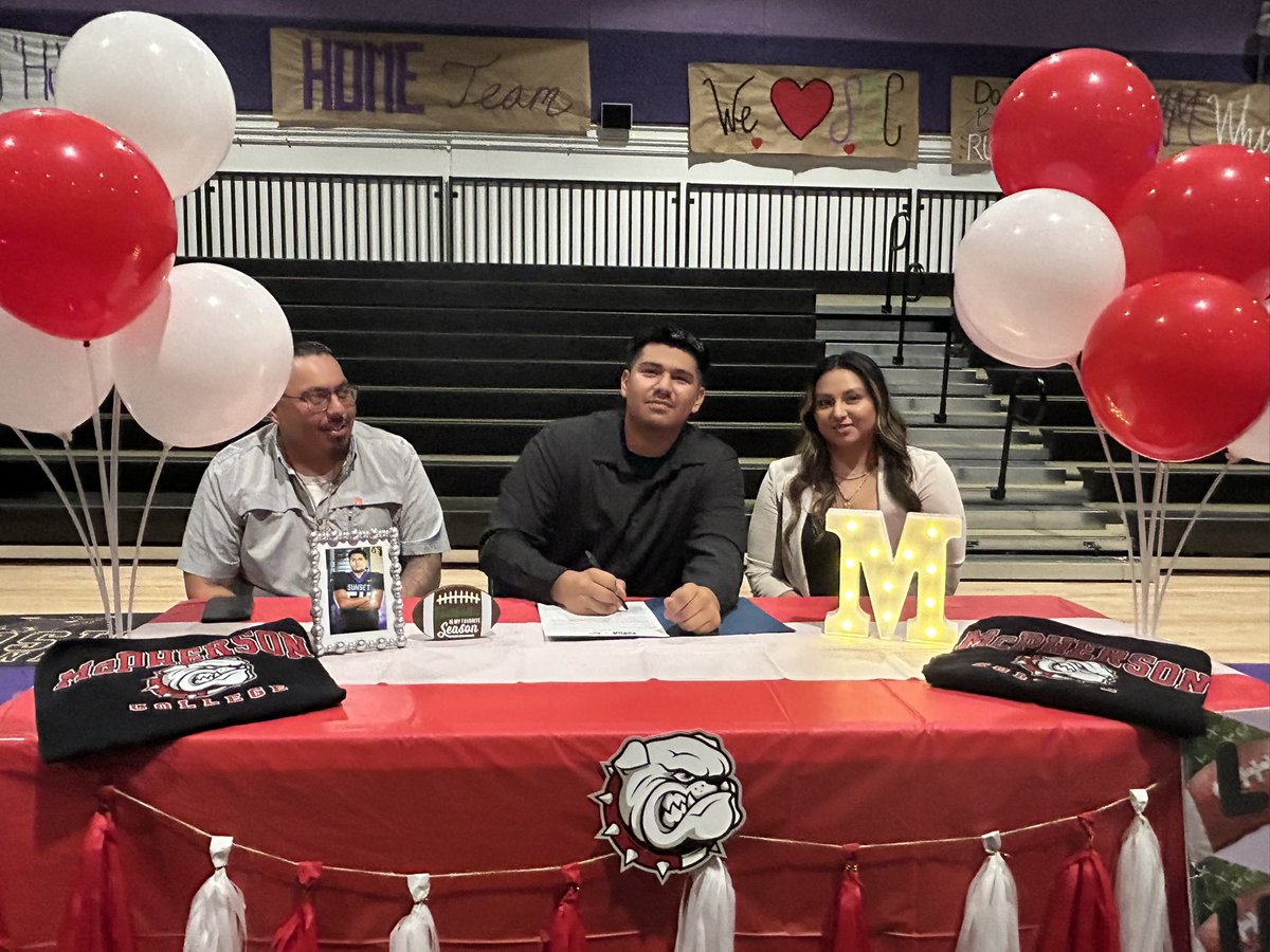 Dallas ISD Athletics (@dallasathletics) on Twitter photo Congratulations! Making dreams come true! #PlayBIGDallas <a href="/Sunset_Bison/">Sunset High School</a> <a href="/SunsetAthletics/">SunsetBisonAthletics</a> Congratulations! Making dreams come true! #PlayBIGDallas <a href="/Sunset_Bison/">Sunset High School</a> <a href="/SunsetAthletics/">SunsetBisonAthletics</a>