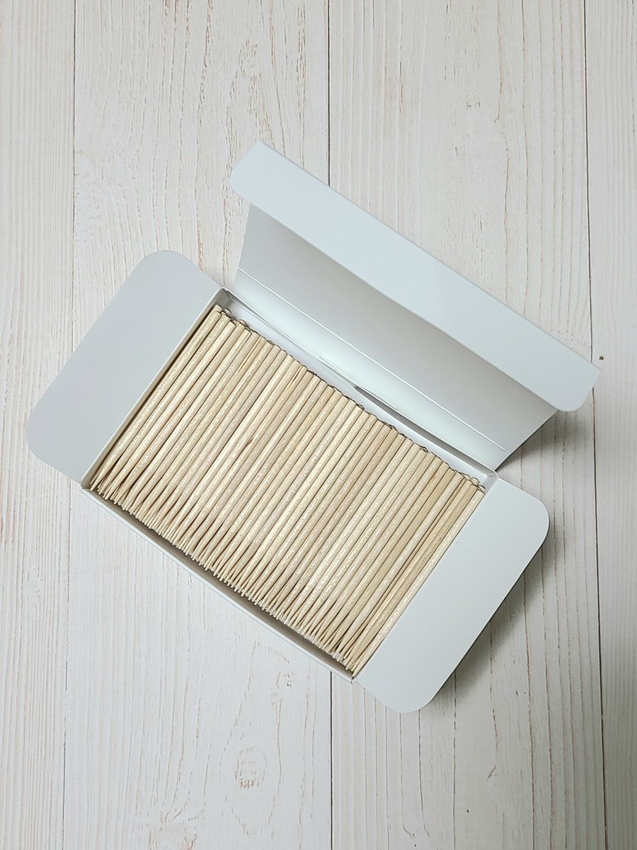 kikusui_sangyo's tweet image. ＼ イイネしてください ／

国産つまようじを製造しています！

この形の国産つまようじを製造している所は全国で２社しか残ってなく、地場産業としては最後の１社です！材料は北海道の白樺原木を使用、材料を作る所も最後の１社です。

つまりはフォローしてほしい（本音w）